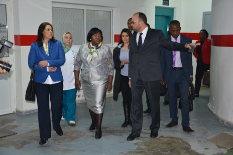 visite-ministre-dikoumba-centre-hemodialyse-roches-noires-casablanca-31-mars-2015